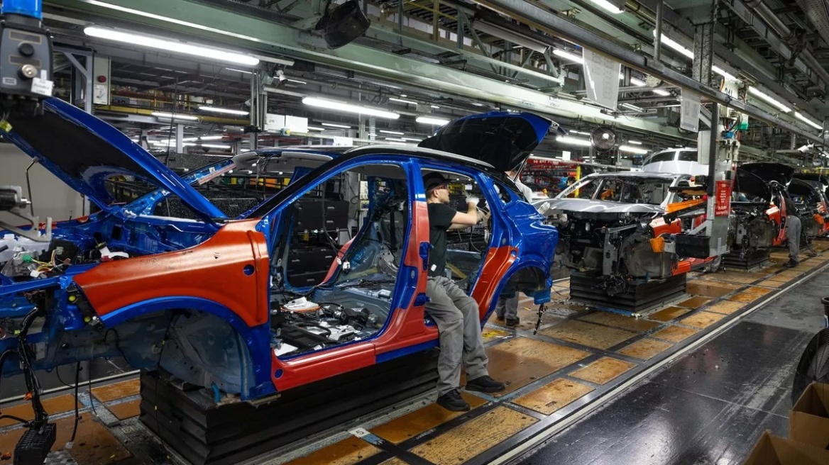 Μεγάλες περικοπές στη Nissan