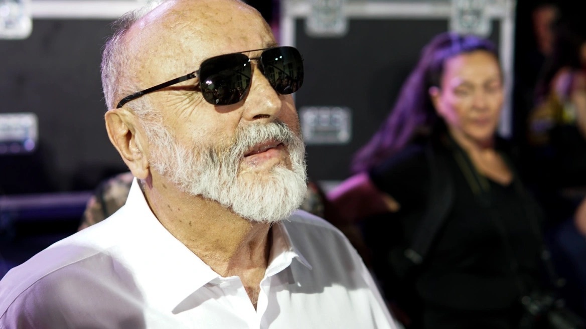 Video: Ρομά έκλεψαν το αυτοκίνητο πρώην Υπουργού