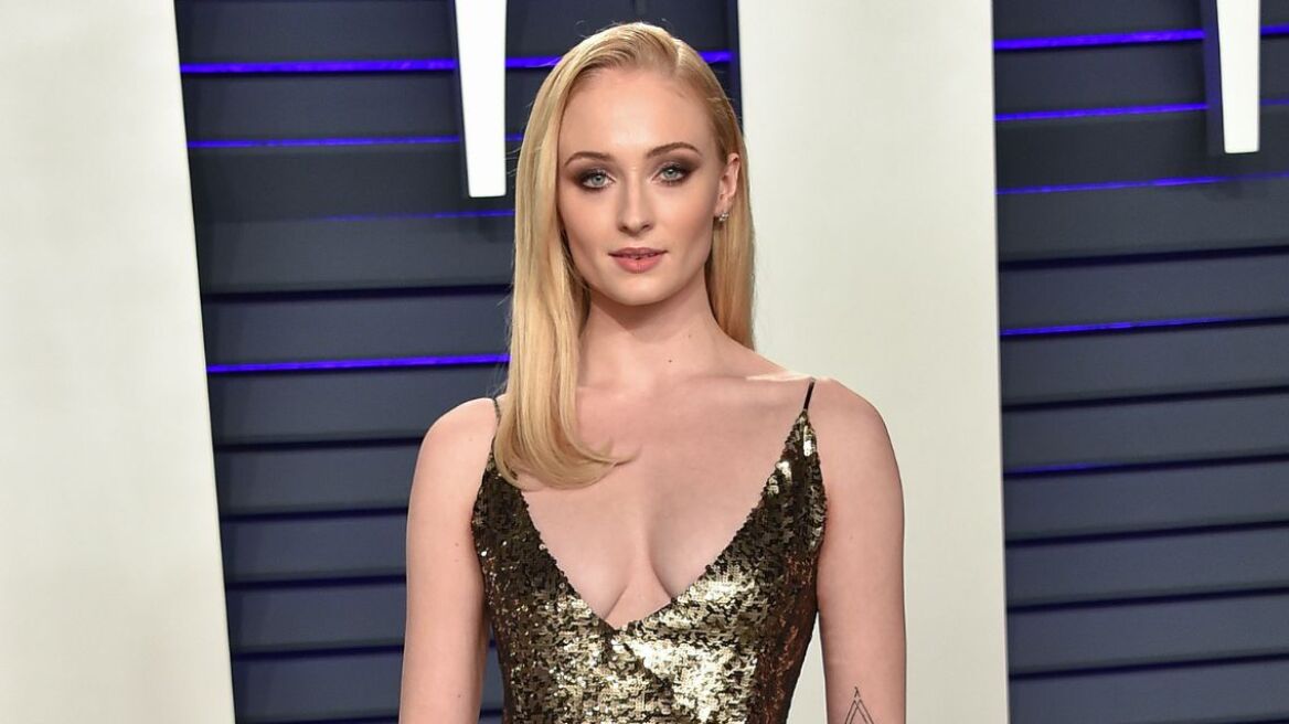 Σόφι Τέρνερ: Ο λόγος που δεν θέλει να επιστρέψει στις ΗΠΑ μετά τον χωρισμό της από τον Τζο Τζόνας
