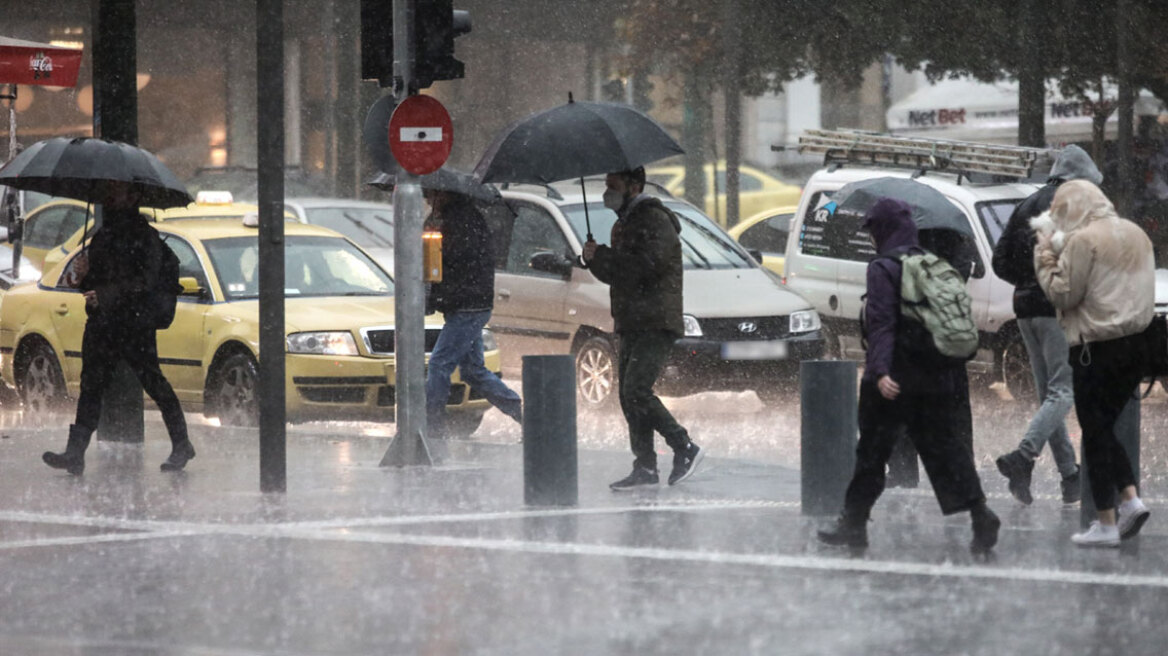 Καιρός: Υποχωρεί το ψύχος, έρχονται νοτιάδες και βροχές - Ποιες περιοχές επηρεάζονται 