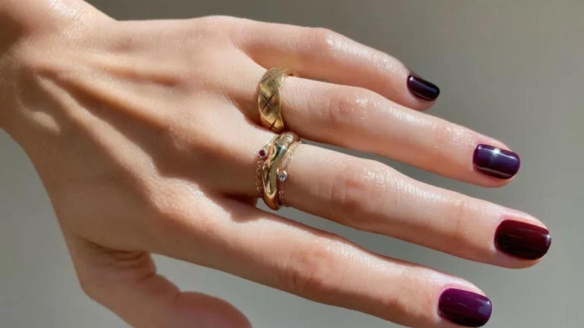 Η πιο δημοφιλής απόχρωση στο μανικιούρ του χειμώνα