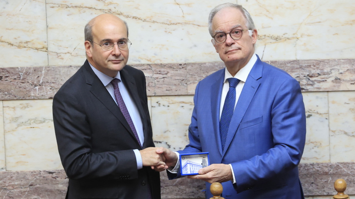 Κατατέθηκε στη Βουλή ο Προϋπολογισμός – Παρεμβάσεις ύψους €1,1 δισ. για το 2025