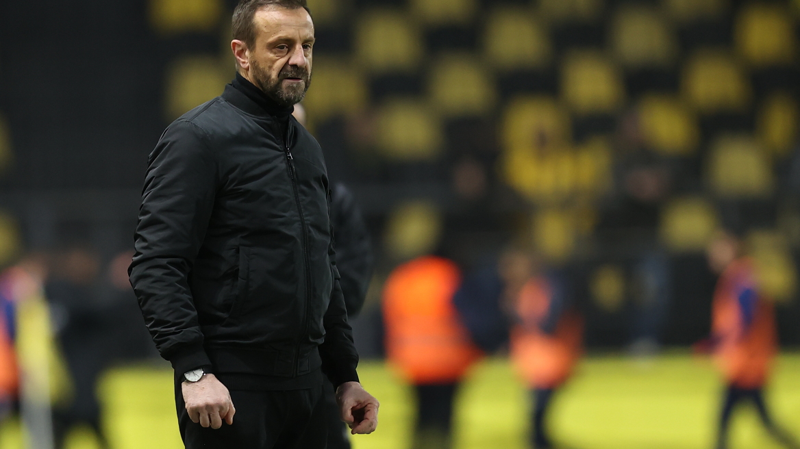 Μάντζιος: Ο πρώτος που φταίει είμαι εγώ, όποιος δεν θέλει να αλλάξει δεν θα έχει θέση στην ομάδα