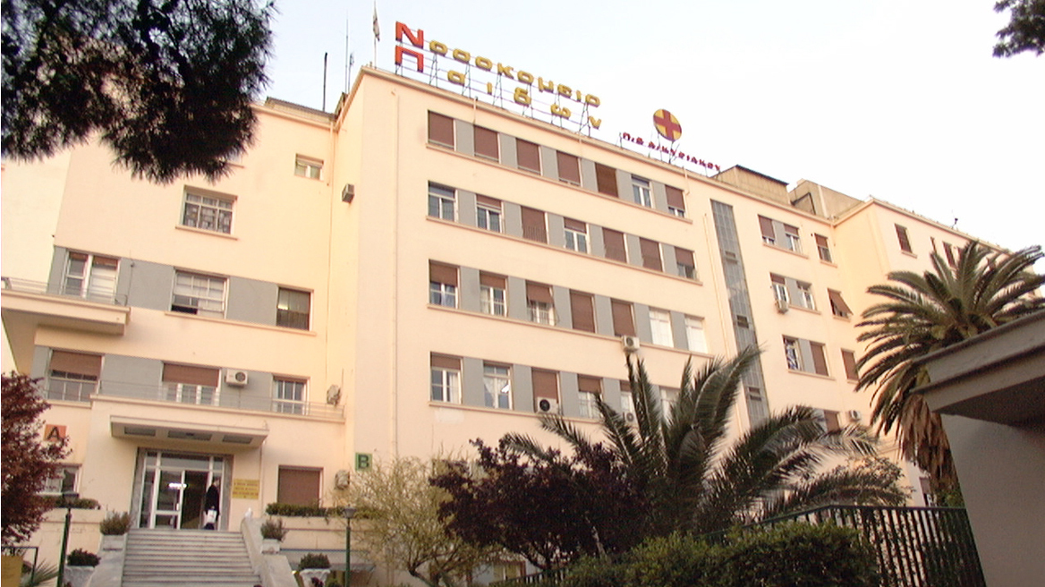 Τραυματίστηκε 15χρονη από τζαμαρία στον Πειραιά