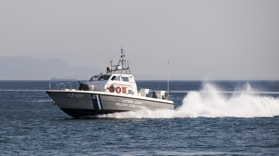 Χανιά: Πλοιάριο με 43 μετανάστες εντοπίστηκε νότια της Γαύδου