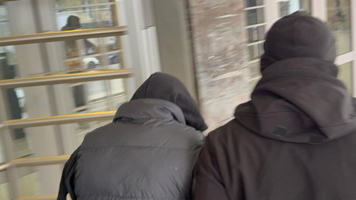 «Έχω συσσωρευμένη οργή» είπε ο 16χρονος που μαχαίρωσε τον αδελφό του στη Θεσσαλονίκη - Πήρε προθεσμία για να απολογηθεί