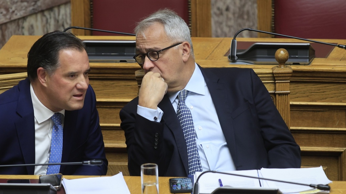 Κυβερνητικό ξέσπασμα και απαντήσεις σε υψηλούς τόνους για τα σενάρια με τον θάνατο Καλογήρου: Ως εδώ
