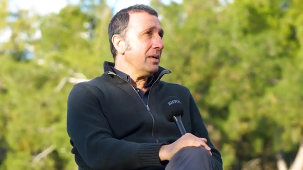 Ρένος Χαραλαμπίδης: Ακόμα μετανιώνω που είπα όχι στον Χάρη Ρώμα για τον ρόλο του Μάνθου Φουστάνου στο «Κωνσταντίνου και Ελένης»