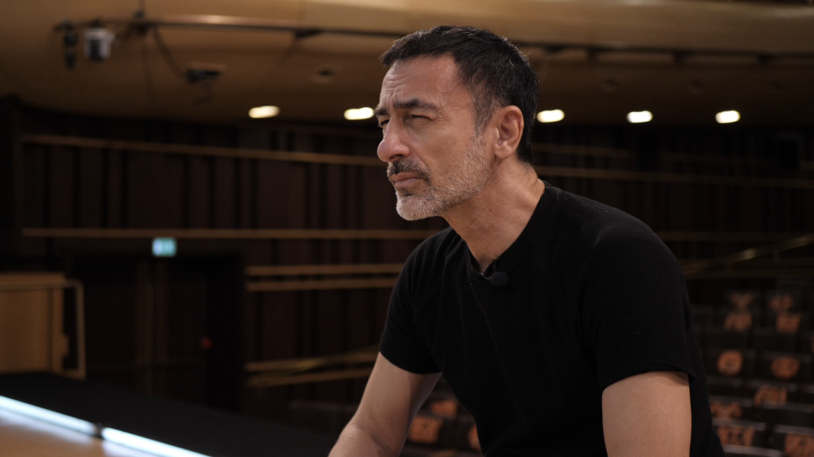 Δημήτρης Παπαϊωάννου: Ένα ντοκιμαντέρ καταγράφει πώς στήνει μια παράσταση 