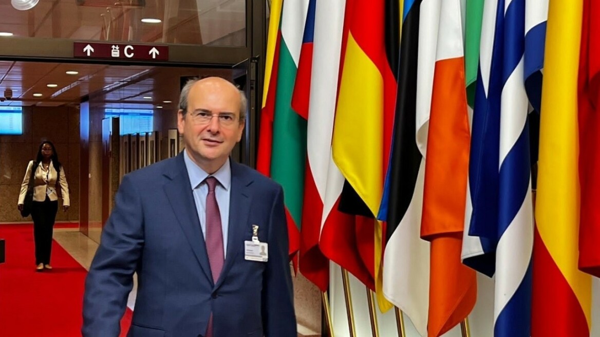 Αμυντικές δαπάνες: Σκληρό «πόκερ» για «αέρα» παροχών 0,5% έως 1% του ΑΕΠ