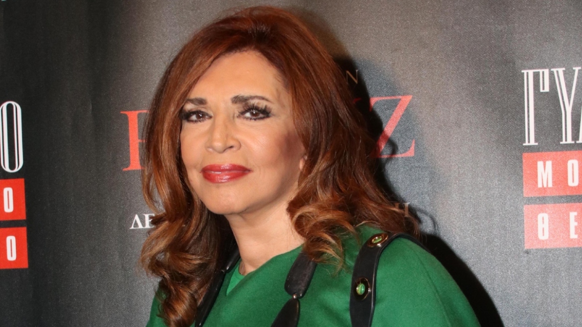  Μιμή Ντενίση: Η μεγαλύτερη ικανοποίηση είναι να έρχεται ένας που σε «έθαβε» και να σε παρακαλάει να τον πάρεις στον θίασο