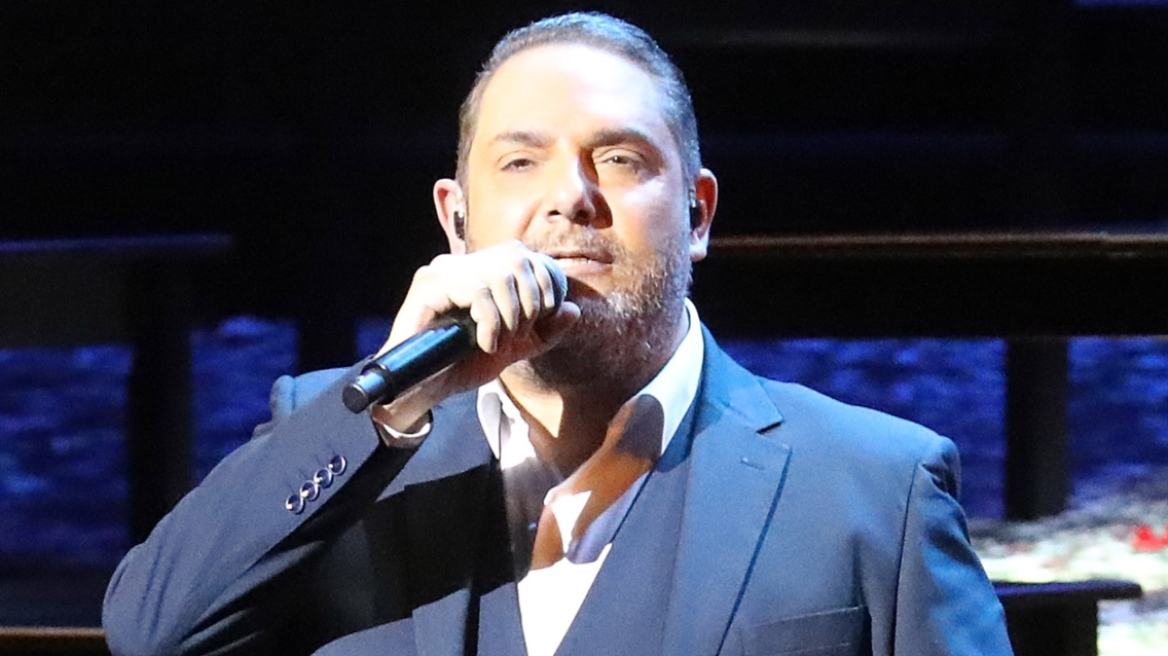 Στέλιος Διονυσίου: Η συγκίνησή του όταν ερμήνευσε τραγούδι που είχε αφιερώσει ο πατέρας του στη σύζυγό του