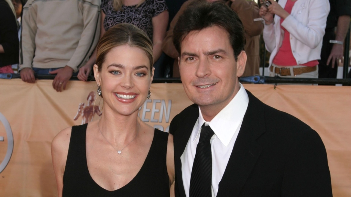 Ο Τσάρλι Σιν δεν ξεπέρασε ποτέ την Ντενίζ Ρίτσαρντς, ανέφερε άτομο απο το περιβάλλον τους