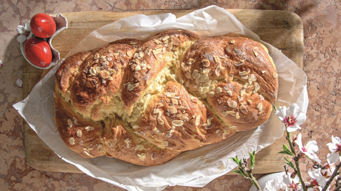 Τσουρέκι πολίτικο: Όλα τα μυστικά για να το φτιάξουμε στο σπίτι