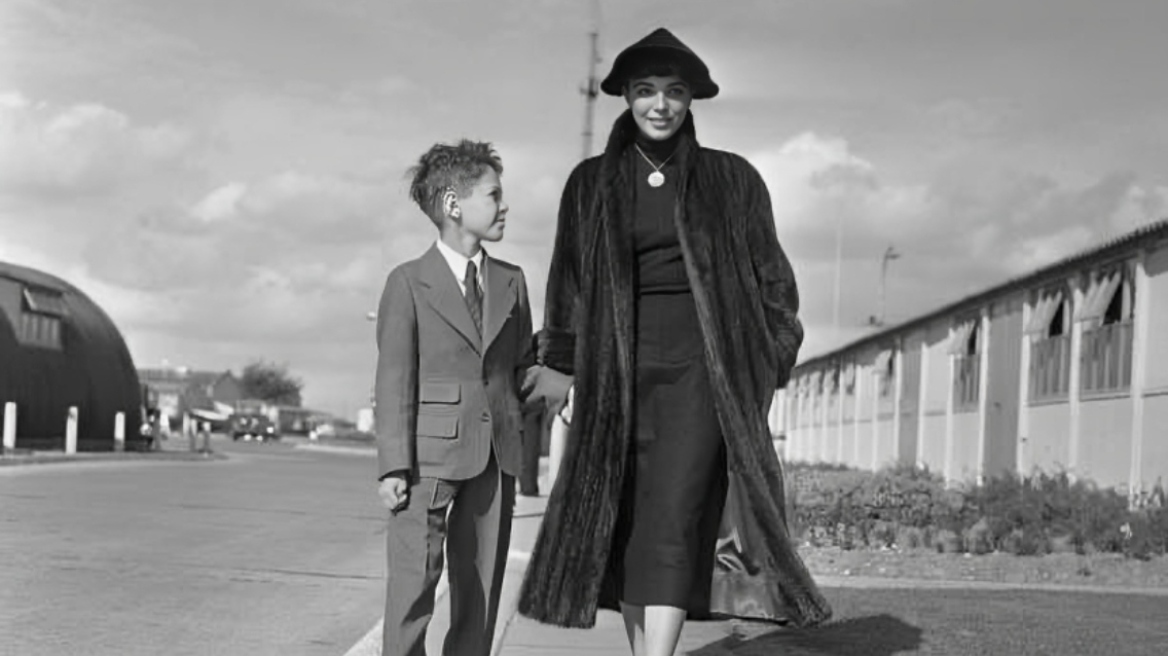 Τζόαν Κόλινς για τον αδερφό της: Ήσουν πάντα στο πλευρό μου, είμαι ευγνώμων που βαδίζουμε μαζί στη ζωή 