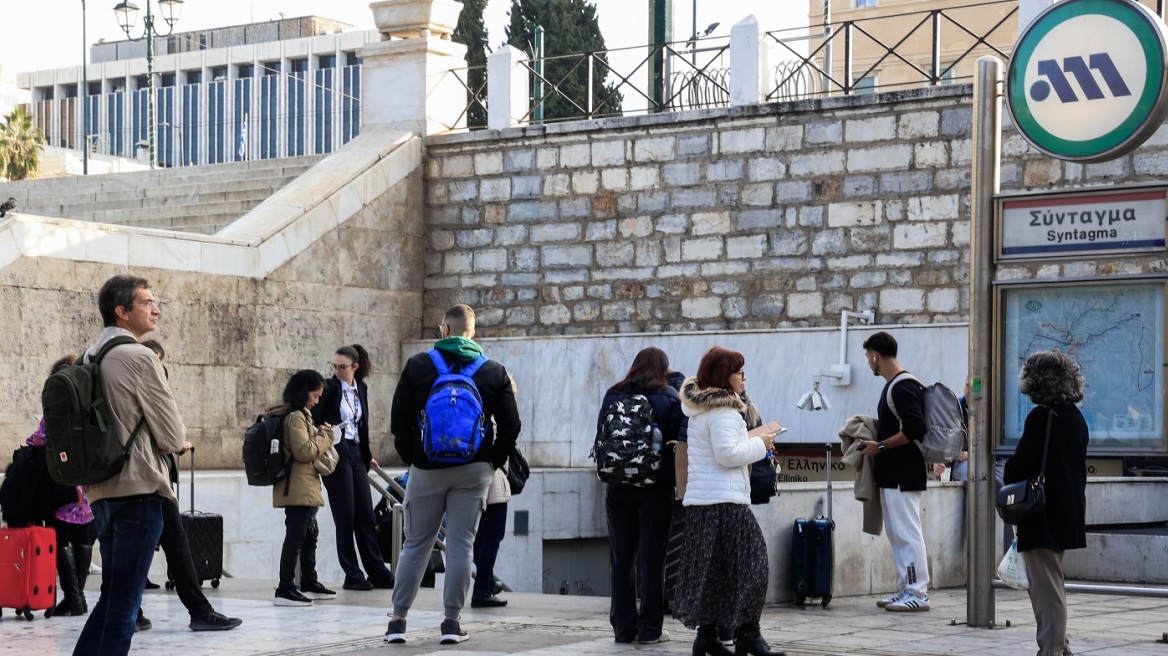 Πρωτομαγιά: Πώς θα κινηθούν μετρό, λεωφορεία, τρόλεϊ - Δεμένα τα πλοία, χειρόφρενο στα τρένα, πού θα γίνουν συγκεντρώσεις