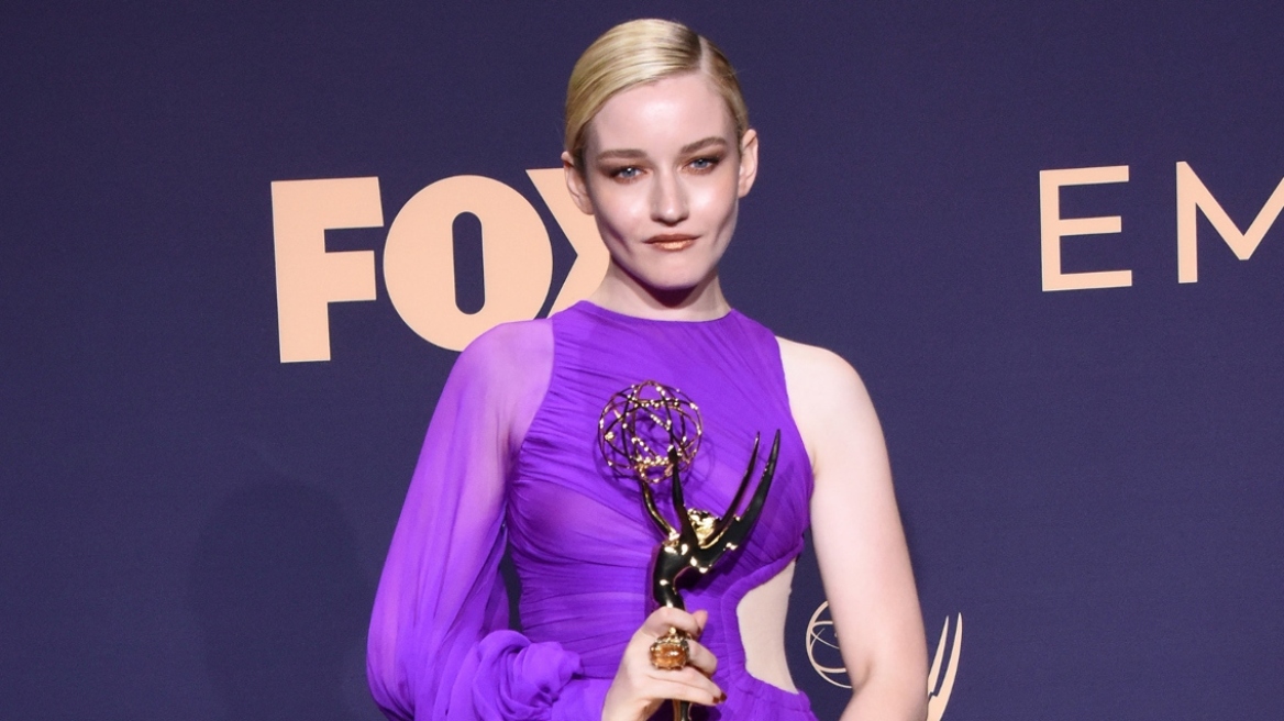 Η Τζούλια Γκάρνερ συζητά για τον πρωταγωνιστικό ρόλο σε σειρά για την κατάρρευση ανταλλακτηρίου κρυπτονομισμάτων