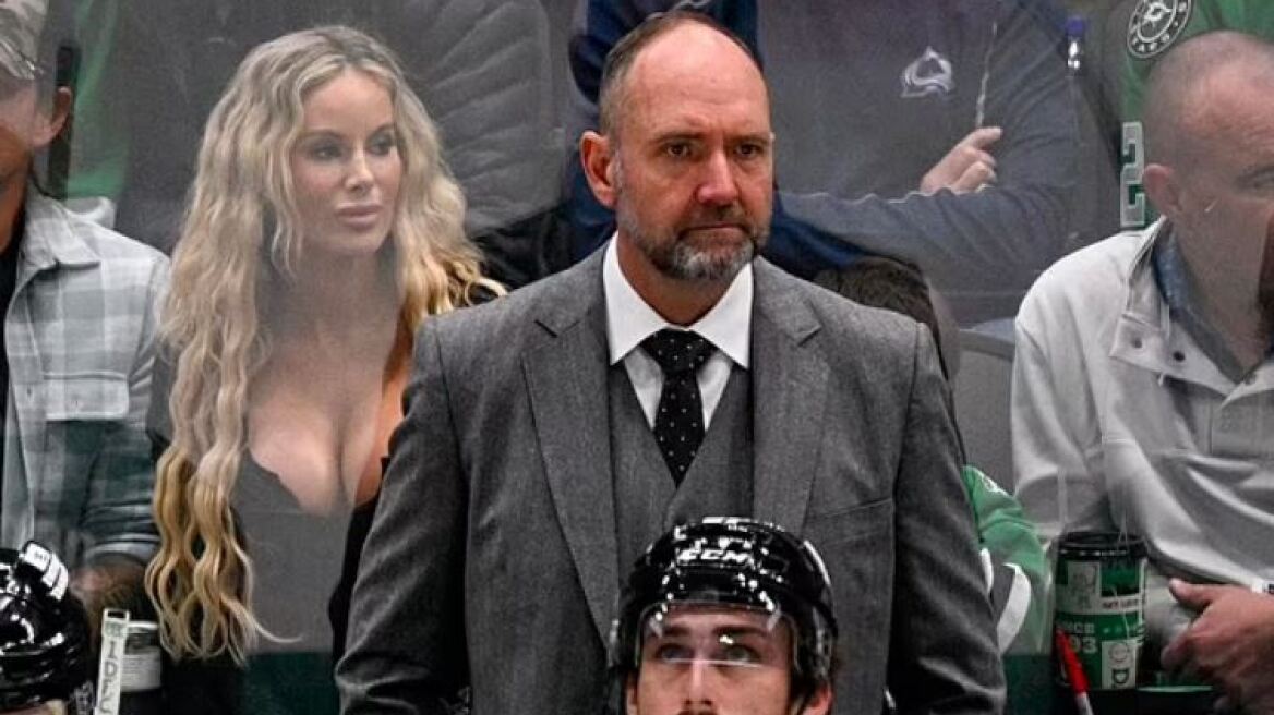 Κάμεραμαν «κόλλησε» με φίλαθλο σε αγώνα χόκεϊ και την έκανε viral - Δείτε βίντεο και φωτογραφίες