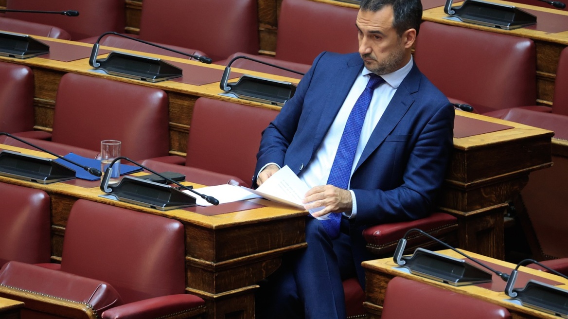 H Νέα Αριστερά δεν βάζει στο «κάδρο» της Προανακριτικής για τα Τέμπη τον Μητσοτάκη