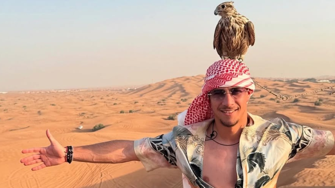 Ολυμπιακός: Διακοπές στο Ντουμπάι με καμήλες και γεράκια ο Κωστούλας - Δείτε φωτογραφίες