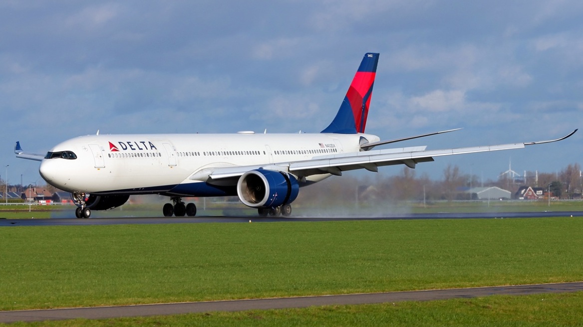 Αναγκαστική προσγείωση αεροσκάφους της Delta λόγω αναταράξεων - 25 τραυματίες