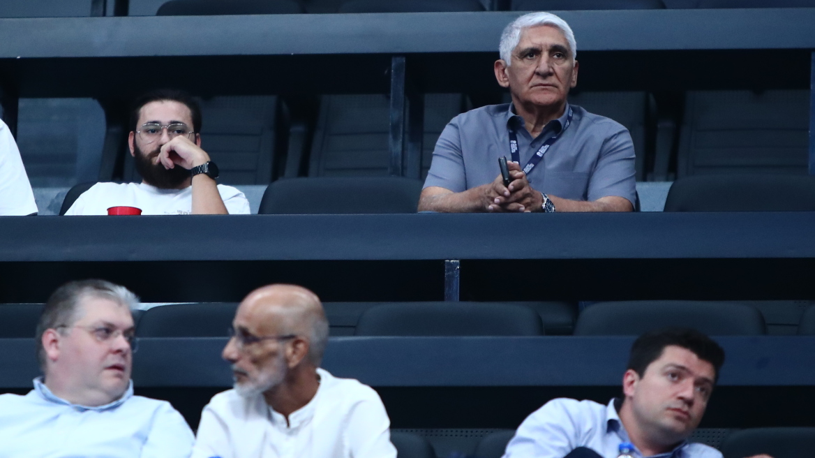 Γιαννάκης: Έχουμε τον καλύτερο παίκτη στον πλανήτη, πρέπει να στηρίξουμε την ομάδα - Βίντεο 