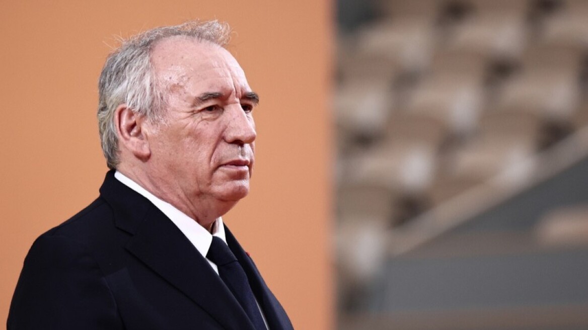 Η πολιτική κρίση στη Γαλλία φέρει τεράστιο οικονομικό ρίσκο – Τι φοβούνται τα στελέχη επιχειρήσεων