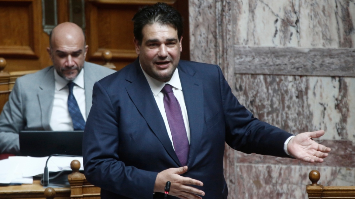 Βουλή: Υπερψηφίστηκε το νομοσχέδιο για το πειθαρχικό δίκαιο στο δημόσιο