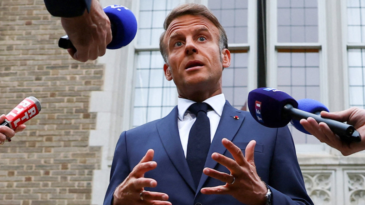 Μόλις στο 11% η δημοφιλία του Μακρόν, ισοφαρίζει τα ποσοστά του Ολάντ
