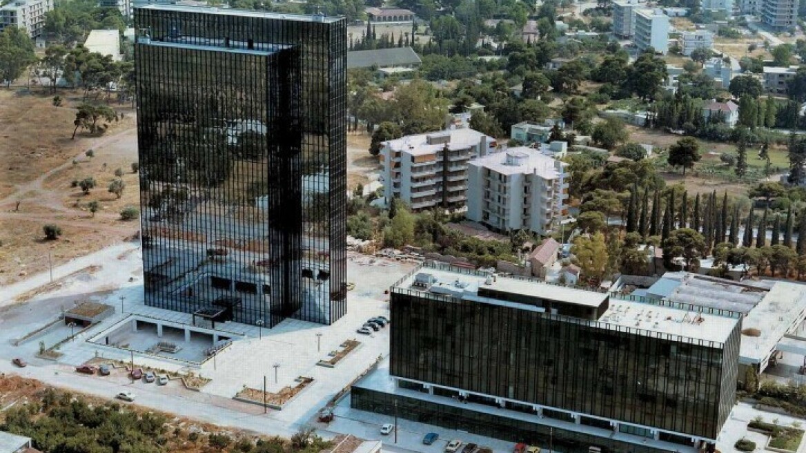 Μπάμπης Βωβός Διεθνής Τεχνική: «Μοσχοπουλήθηκαν» θέσεις πάρκινγκ στο Atrina Center