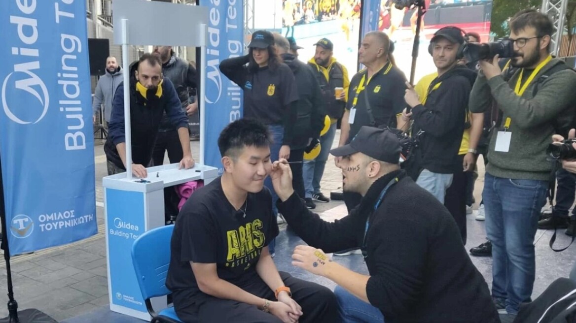 Βάφτηκε στα χρώματα του Άρη ο Σιάο πριν το ματς με την Χάμπουργκ Τάουερς για το EuroCup - Δείτε φωτογραφία 