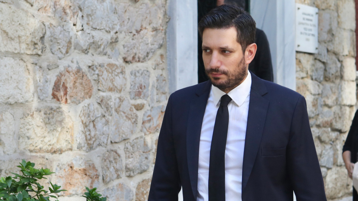 Κωνσταντίνος Κυρανάκης: Το τελευταίο «αντίο» στη μητέρα του - Δείτε φωτογραφίες