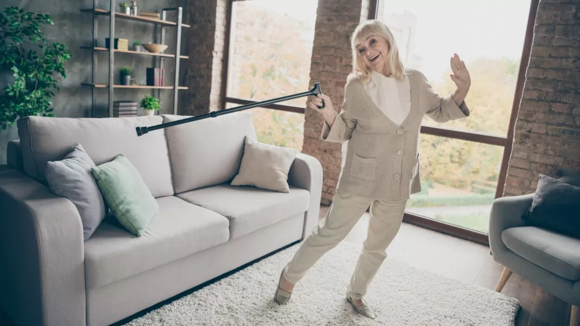 Πτώσεις στους ηλικιωμένους: Οι συμβουλές των ειδικών για περισσότερη αυτονομία και καλύτερη ποιότητα ζωής