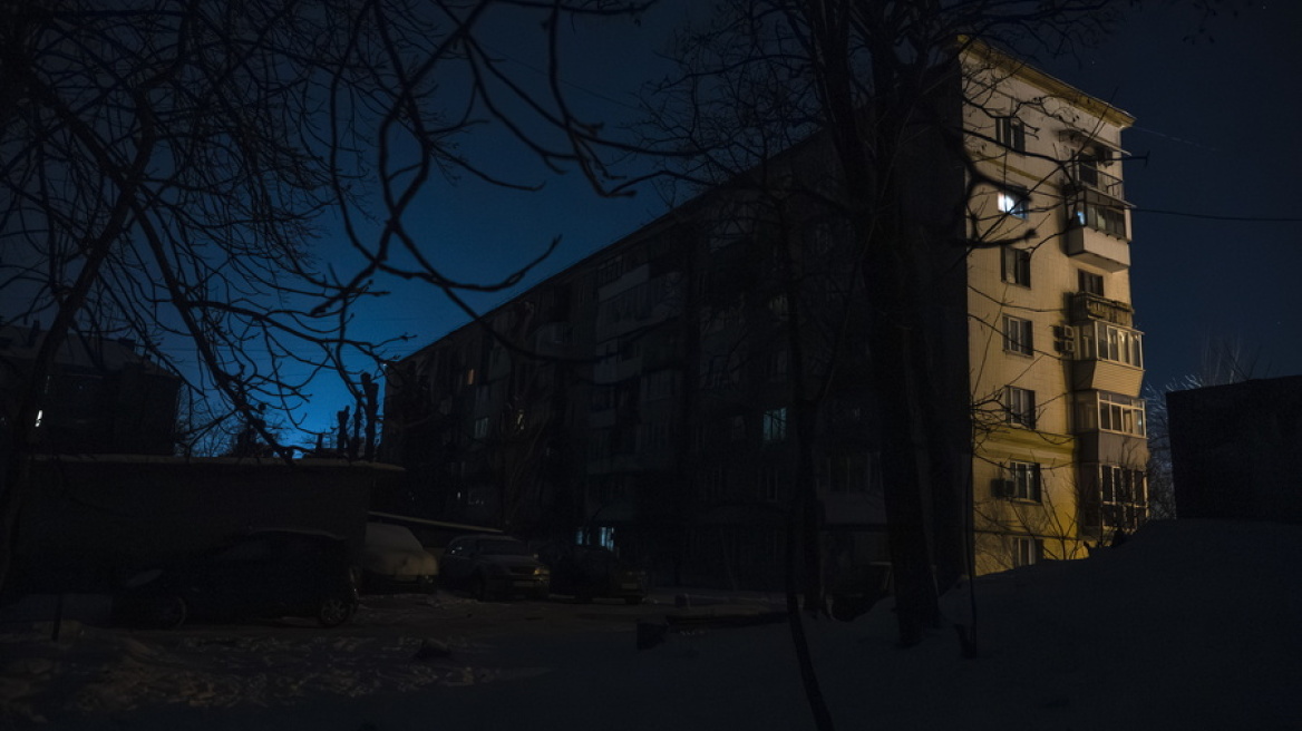 Ουκρανία: Περίπου 3.000 πολυκατοικίες στο Κίεβο παραμένουν χωρίς θέρμανση έπειτα από ρωσική αεροπορική επίθεση