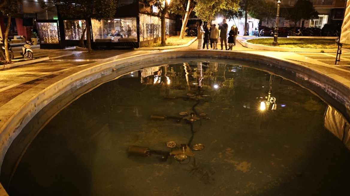  Επί 40 λεπτά έδιναν μάχη οι γιατροί να επαναφέρουν το 2,5 ετών κοριτσάκι που έπεσε σε σιντριβάνι στην Καλλιθέα