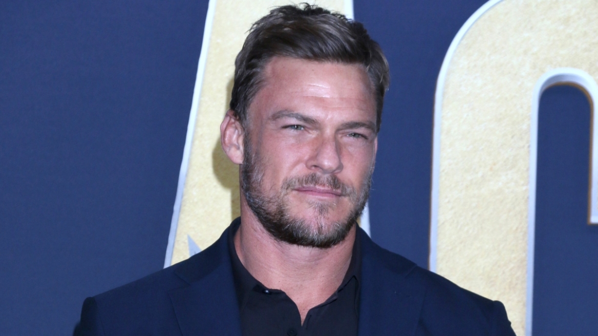 Ο ηθοποιός Άλαν Ρίτσον ξυλοκόπησε γείτονα μπροστά στα παιδιά του, δείτε βίντεο