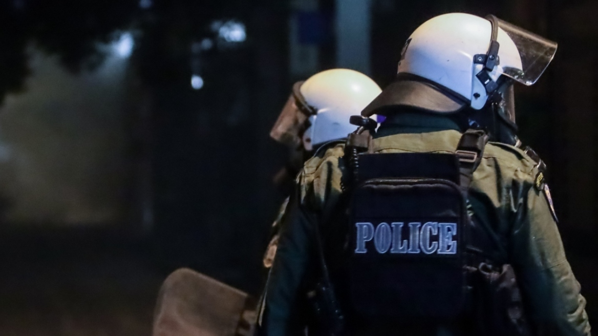 Επίθεση με  πέτρες σε διμοιρία των ΜΑΤ στα Εξάρχεια, 114 προσαγωγές