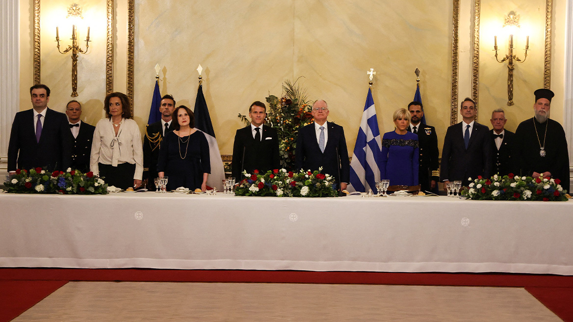 Το «Ελλάς-Γαλλία-Συμμαχία» είναι σήμερα πιο επίκαιρο από ποτέ είπε ο Μακρόν στα ελληνικά στο δείπνο Τασούλα στο προεδρικό, δείτε φωτογραφίες