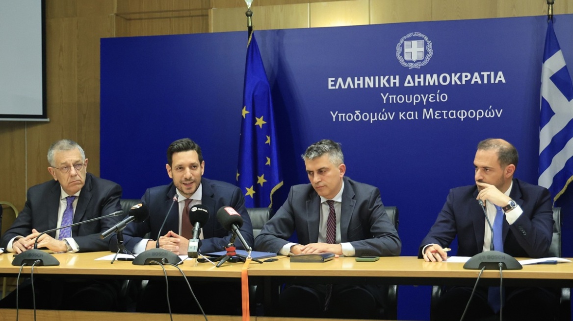 Ανέλαβαν τα καθήκοντά τους οι νέοι υπουργοί και υφυπουργοί, δείτε φωτογραφίες μετά την ορκωμοσία