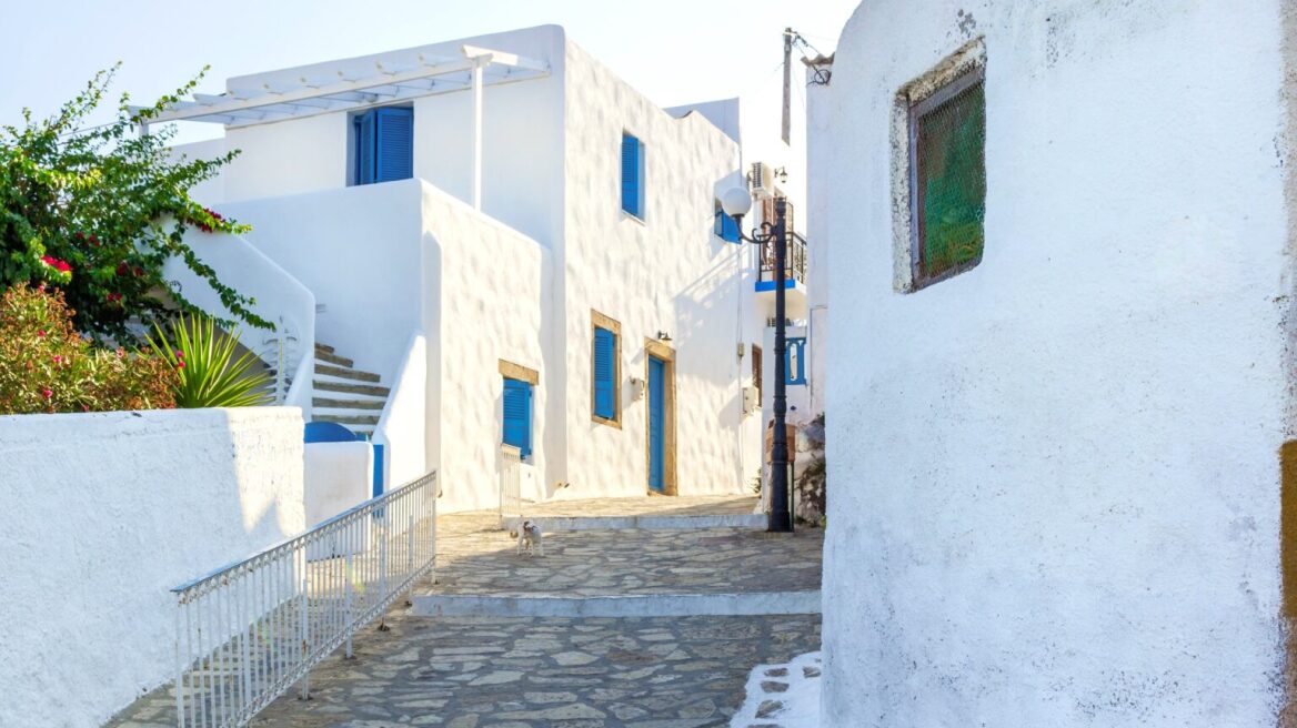 Αυτό το ελληνικό νησί χαρακτηρίστηκε ως «αυθεντικό διαμάντι του Αιγαίου» από τους Αγγλους