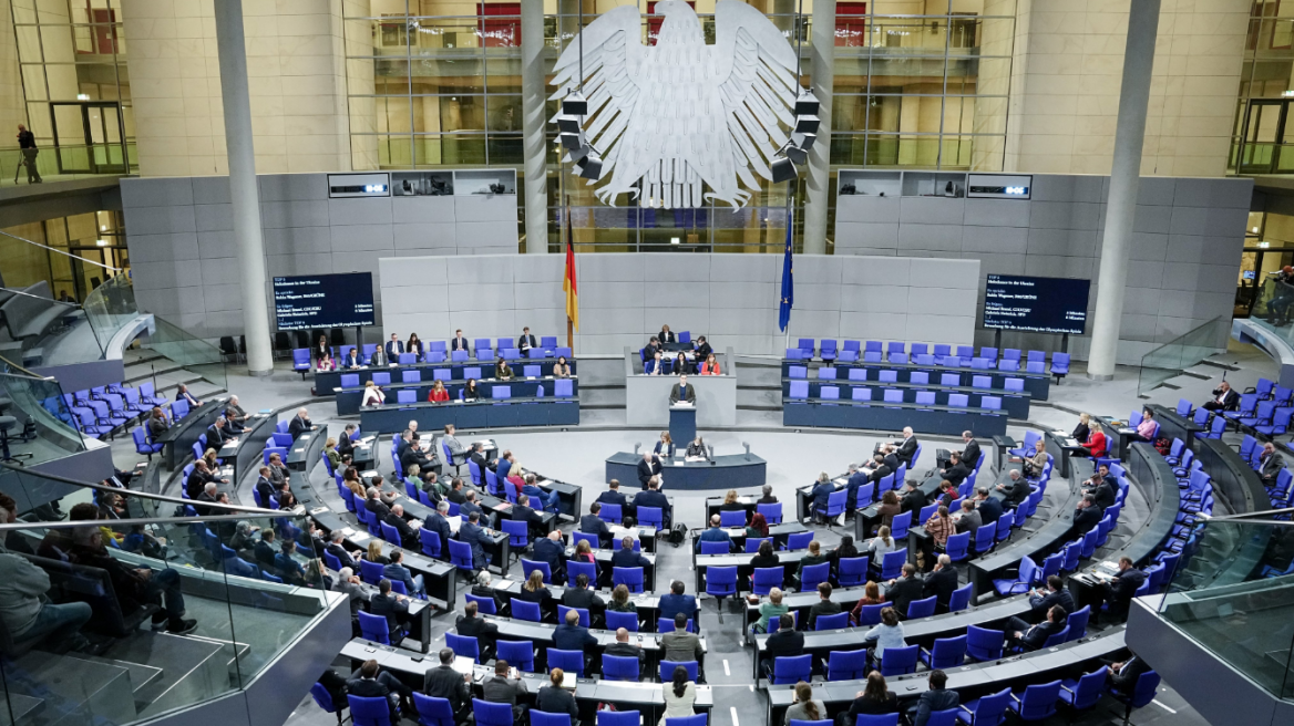 Γερμανία: Συνεδριάζει σήμερα η Bundestag για την ψήφο εμπιστοσύνης στον Όλαφ Σολτς