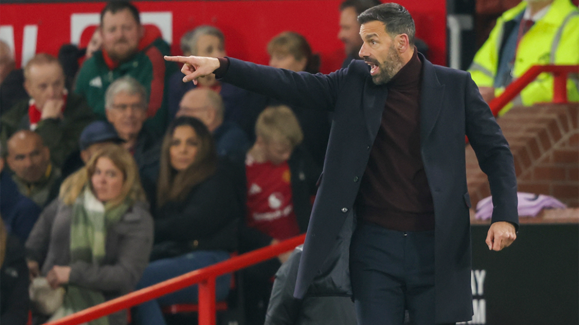 Λέστερ: Τέλος από τον πάγκο ο Φαν Νίστελροϊ
