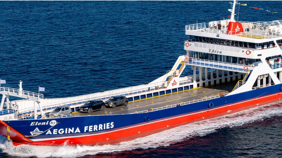 Μηχανική βλάβη στο πλοίο «Ελένη» με προορισμό την Αίγινα, ταλαιπωρία για τους επιβάτες 
