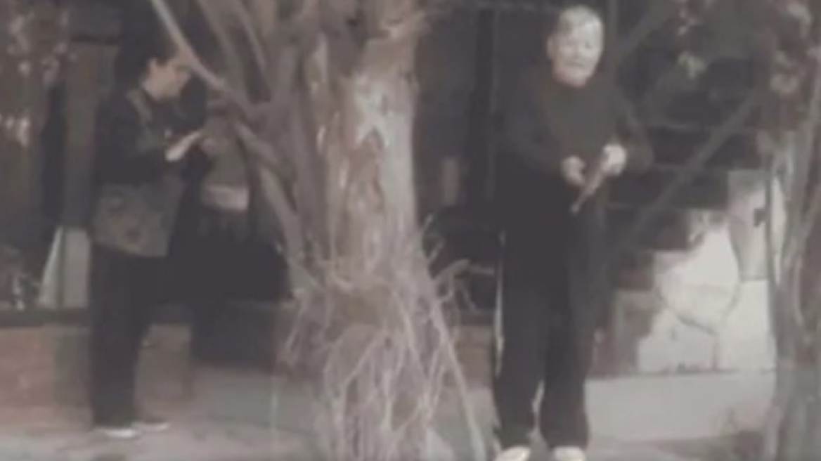 Αργεντινή: Η στιγμή που 75χρονος πυροβόλησε 28χρονο γείτονά του μετά από καβγά για φασαρία - Σε κρίσιμη κατάσταση το θύμα
