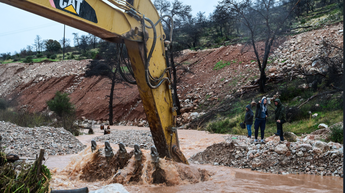 Κακοκαιρία Byron: Σταδιακή αποκατάσταση κυκλοφορίας ανά την Αττική, πάνω από 100 κλήσεις στην Άμεση Δράση για βοήθεια