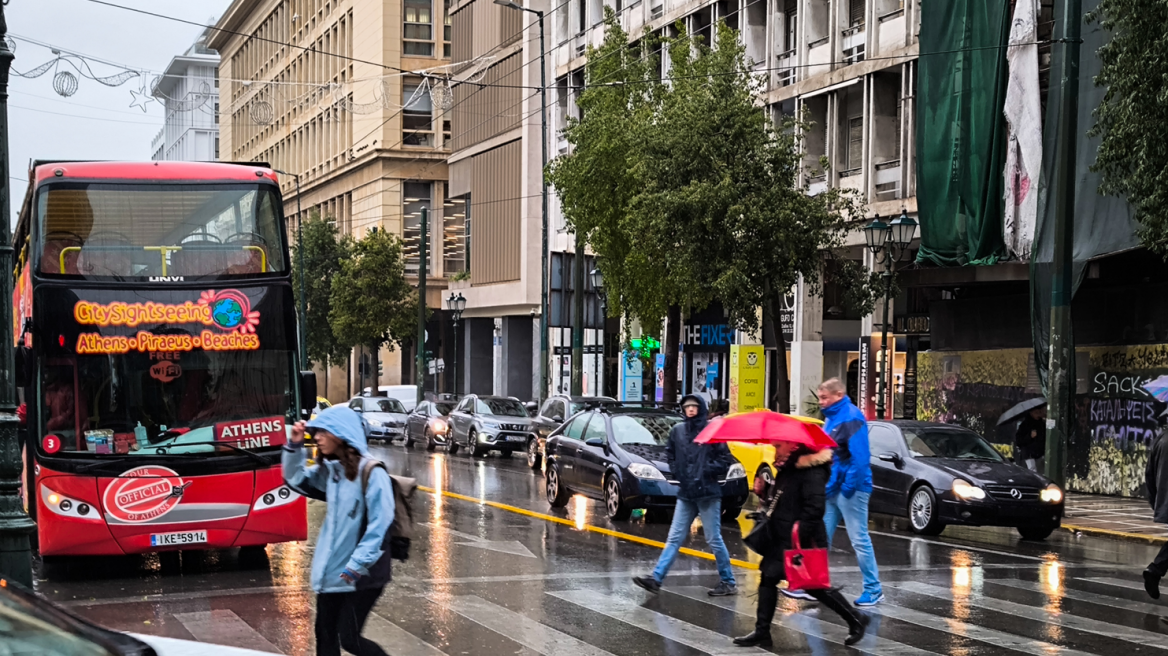 Χριστούγεννα με έντονη κακοκαιρία: Βαρομετρικό χαμηλό φέρνει βροχές, καταιγίδες και χιόνια στα ορεινά