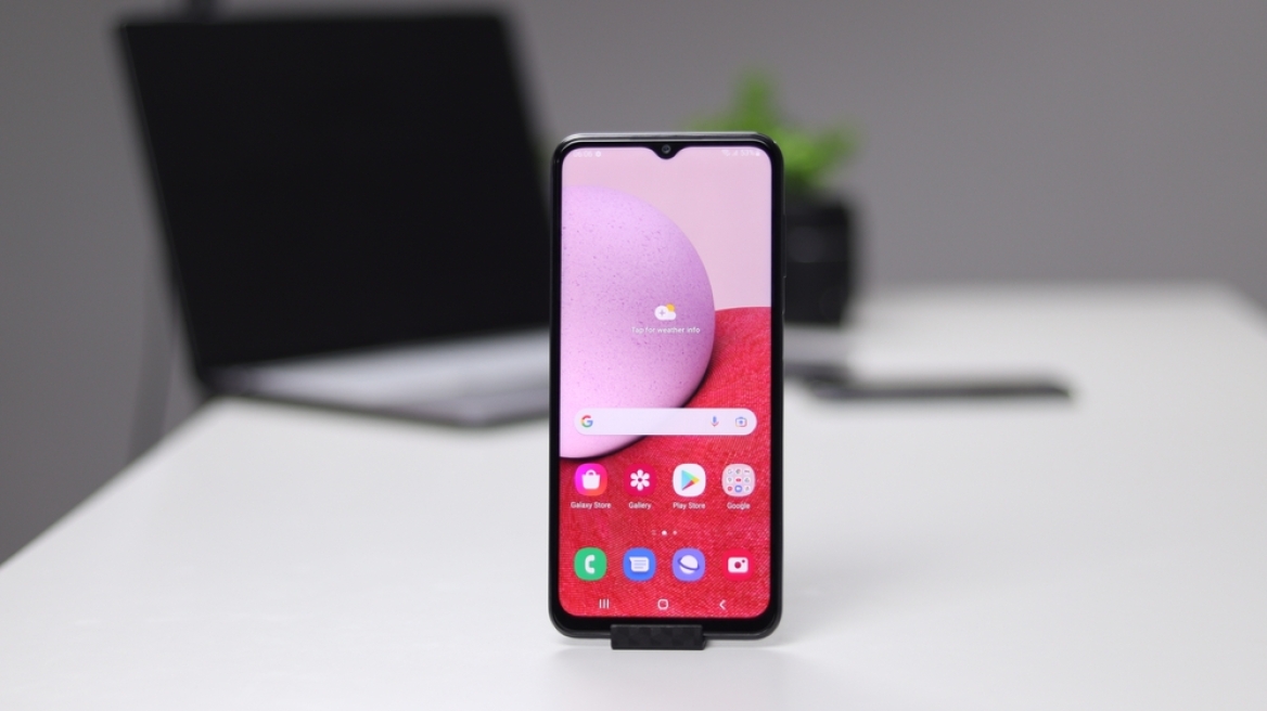 Ψάχνετε κινητό μέχρι 200 ευρώ; Αυτά είναι τα 3 καλύτερα