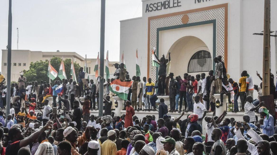 Νίγηρας: Η Νιγηρία διέκοψε την παροχή ηλεκτρικού ρεύματος