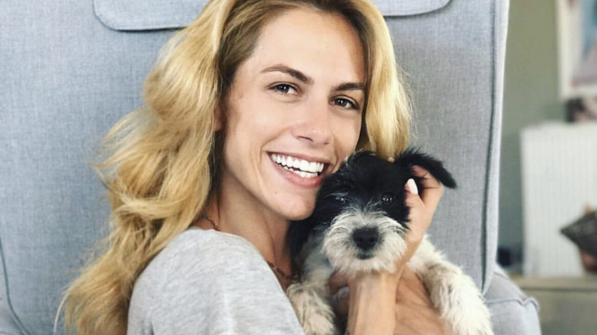 Η Ντορέττα Παπαδημητρίου και το σκυλί της, η Gigi