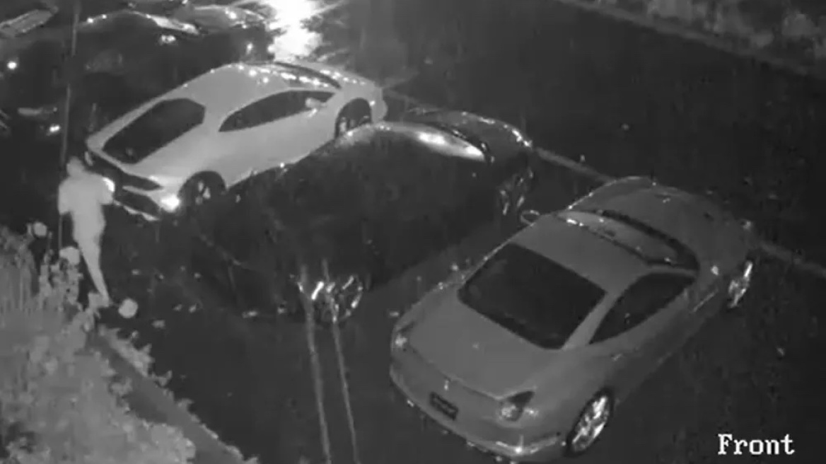 Video: Δύο Lamborghini εξαφανίζονται σε δευτερόλεπτα